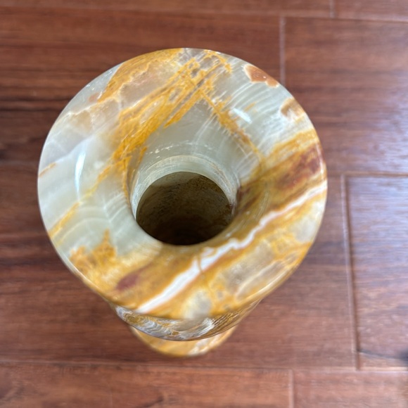 Vintage Carved Marbled
Onyx Stone Flower Vase - Picture 4 of 16